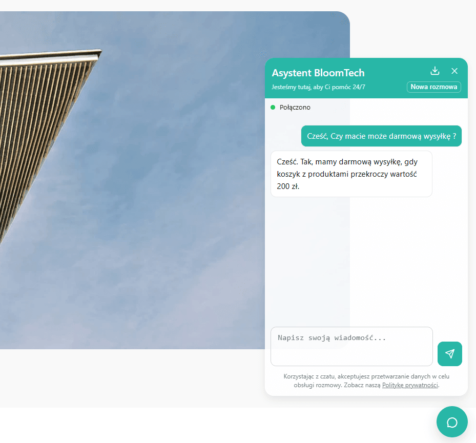 Widget czatu Asystent BloomDesk na stronie WWW — okno rozmowy z polem wiadomości i statusem połączenia